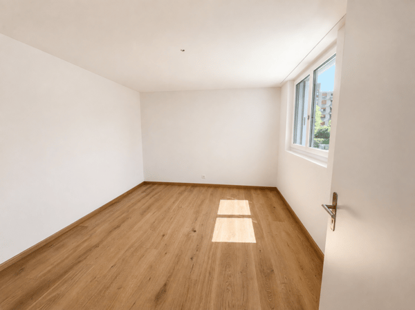 Neubauwohnung inmitten Zürich mit zwei Parkplätzen 8