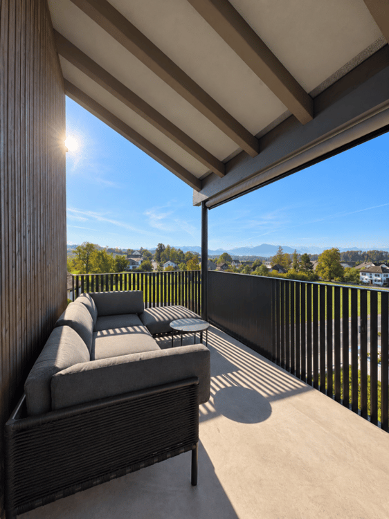 Moderne 4.5 Zimmer-Wohnung mit Weitblick 4