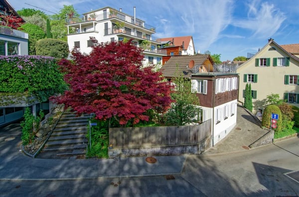 Bereit für eigene Ideen: DAS KLEINE HAUS IM ZENTRUM VON HORGEN 11
