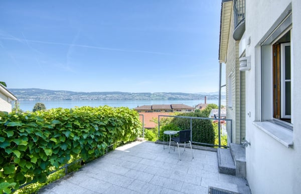 6.5-Zimmer-Haus mit Weitblick über den Zürichsee 2