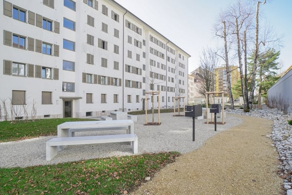 Charmant appartement lumineux de 2 pièces avec cuisine équipée 2