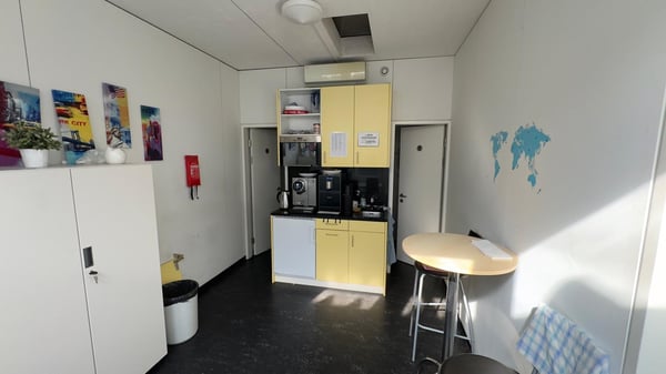 Zentral gelegene Bürofläche zu vermieten 11