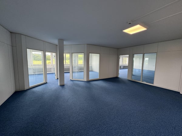 Geräumige Büro- und Gewerbefläche zu vermieten 10