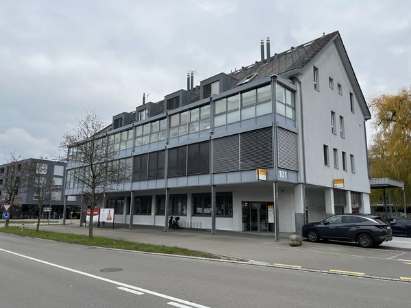 Zentrale Büro- und Gewerbefläche in Urdorf zu vermieten 1