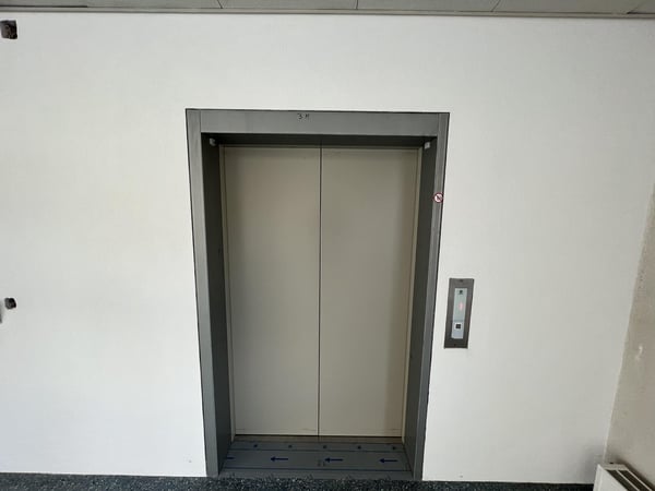 Zentrale Gewerbefläche zu vermieten 11