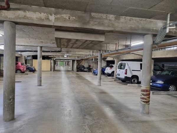 PLACE INTERIEUR MOTO A LOUER ! 2