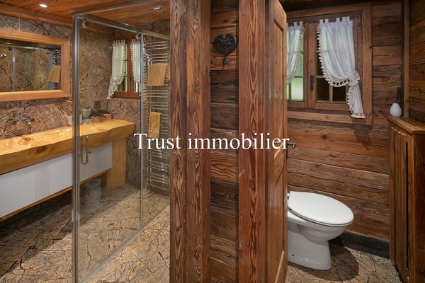 1044. Magnifique chalet de luxe à vendre à Crans-Montana 11