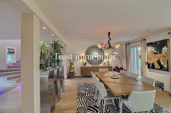 6023.G Maison de Maître avec Grande Piscine, Jardin et Proche Lausanne 11