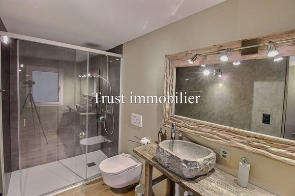 1.6002L. Chalet à louer au centre de Crans 6