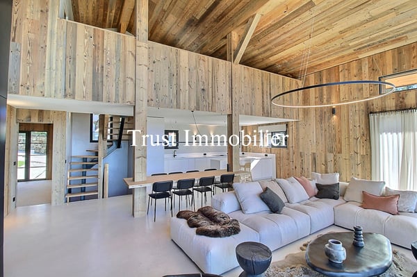 1041. Chalet Rare, 15 min à pied du Regent 5