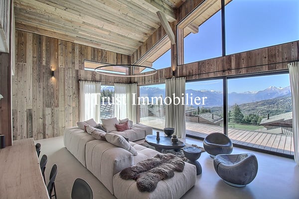 1041. Chalet Rare, 15 min à pied du Regent 1