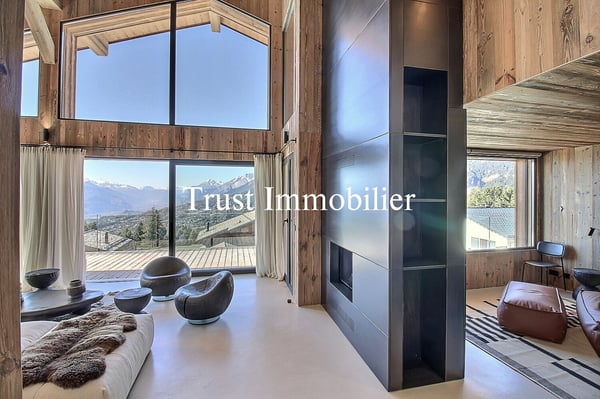 1041. Chalet Rare, 15 min à pied du Regent 9