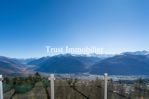 5004. Vision panoramique depuis ce vaste attique, SKI IN / OUT 11