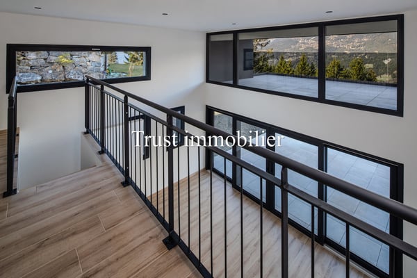 1018. Chalet neuf. Magnifique vue 4