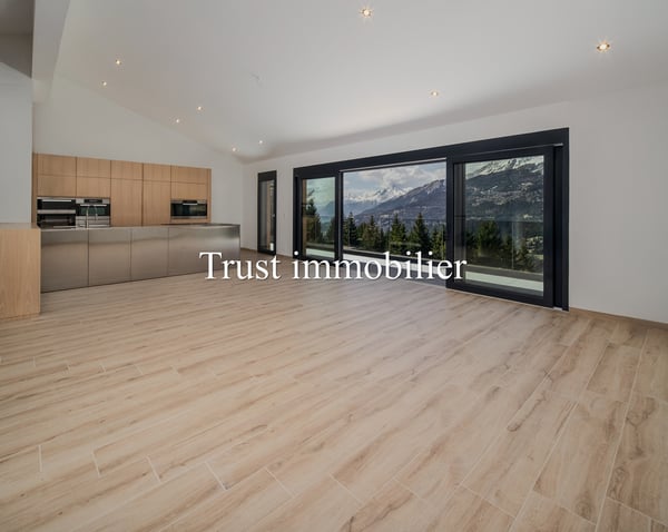 1018. Chalet neuf. Magnifique vue 2