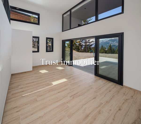 1018. Chalet neuf. Magnifique vue 8