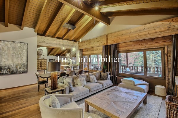 4025L. Incroyable attique 1.5 pcs à louer, proche centre Crans 1