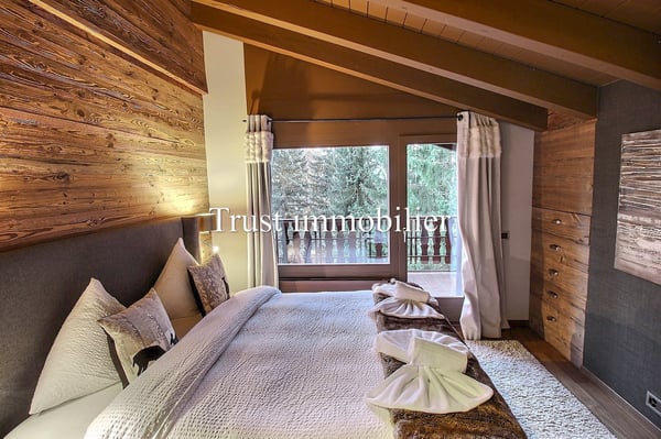 4025L. Incroyable attique 1.5 pcs à louer, proche centre Crans 13