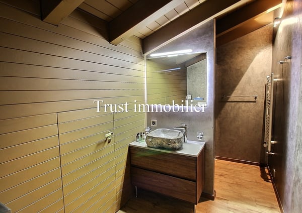 4025L. Incroyable attique 1.5 pcs à louer, proche centre Crans 10