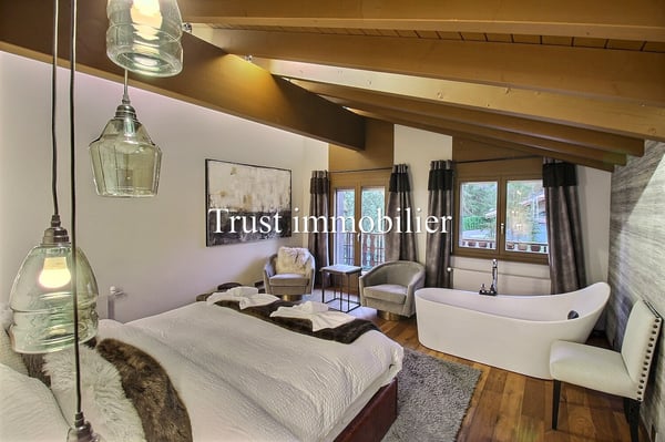 4025L. Incroyable attique 1.5 pcs à louer, proche centre Crans 9