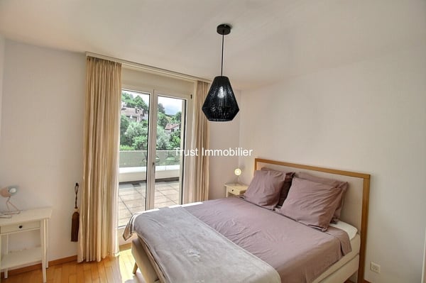 5028 Spacieux Attique à Montreux : Vue panoramique et vaste terrasse 9