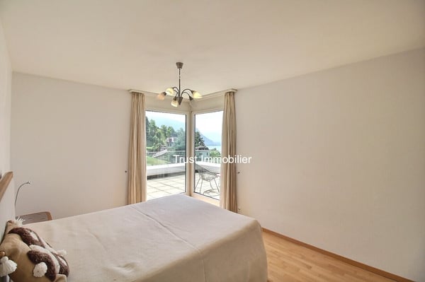 5028 Spacieux Attique à Montreux : Vue panoramique et vaste terrasse 10