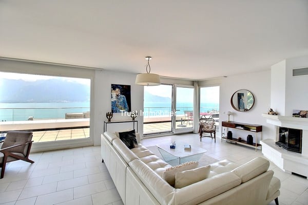 5028 Spacieux Attique à Montreux : Vue panoramique et vaste terrasse 3