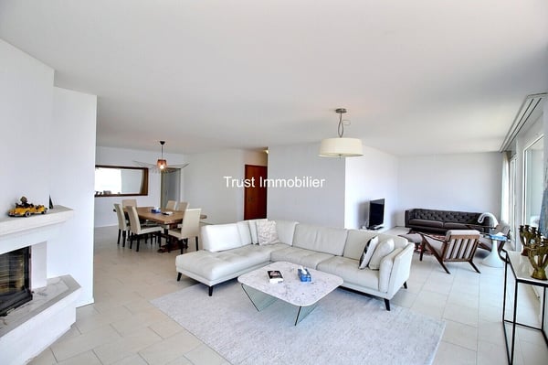 5028 Spacieux Attique à Montreux : Vue panoramique et vaste terrasse 6