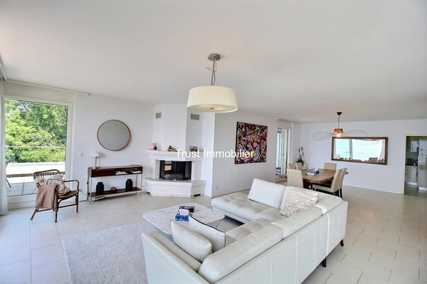 5028 Spacieux Attique à Montreux : Vue panoramique et vaste terrasse 5