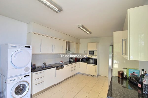 5028 Spacieux Attique à Montreux : Vue panoramique et vaste terrasse 7