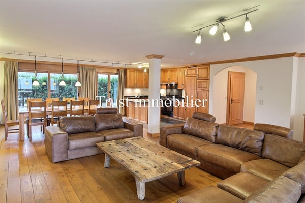 5003. Double appartement en RdC au centre de Crans 11