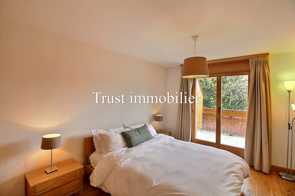 5003. Double appartement en RdC au centre de Crans 9
