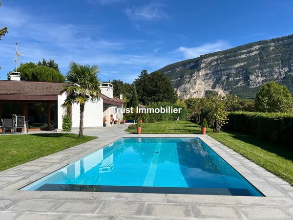 VESSY : VILLA D'ARCHITECTE RÉNOVÉE AVEC VUE SALEVE 1