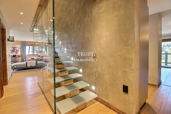 5010. Magnifique Triplex 9