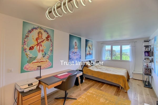 4001. Duplex attique rénové avec vue panoramique - Immeuble moderne 6