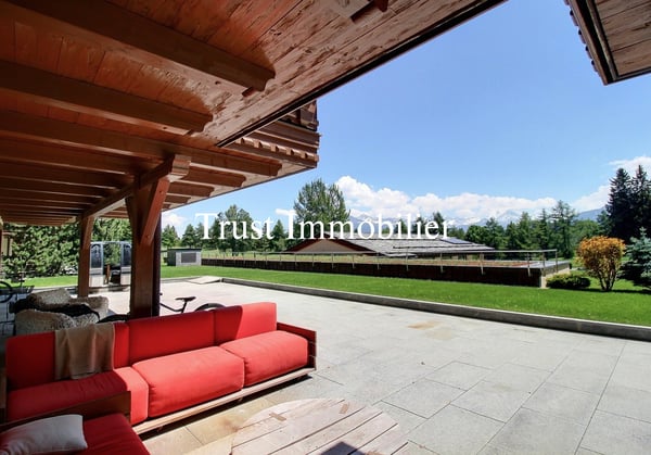 5000. Appartement luxueux de 270 m2 habitable au centre de Crans 2