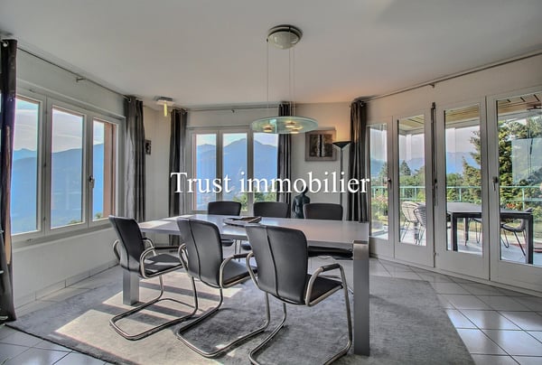 6002. Maison lumineuse avec vue panoramique sur les montagnes 4