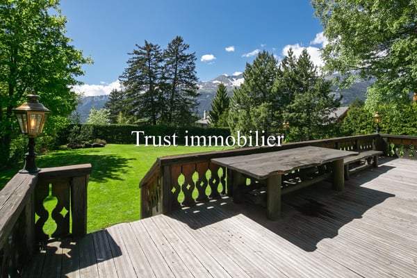 6044. Magnifique chalet de luxe à vendre à Crans-Montana 3