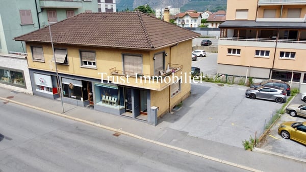 6009M-Saxon-Immeuble de rendement d'exception au centre 1