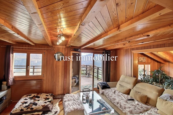 Vue panoramique et tranquillité garanties pour ce Chalet 10