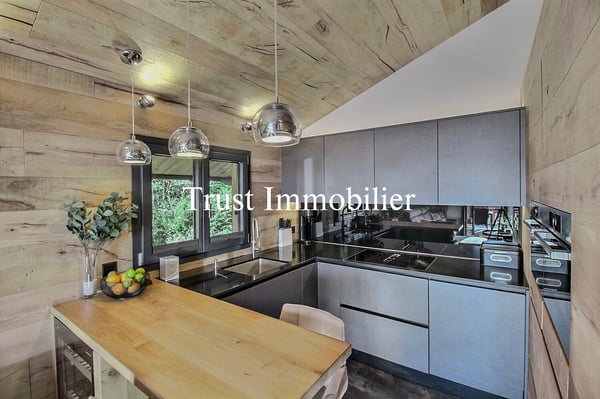 6015. Magnifique chalet à Icogne à Vendre 6