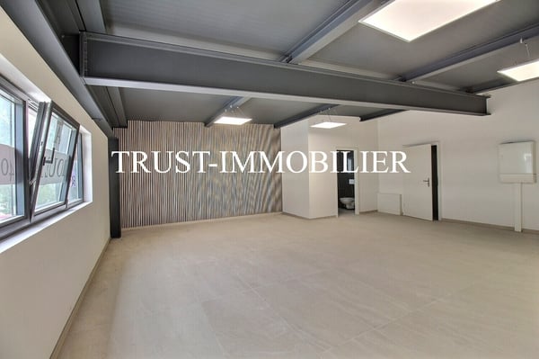 9001-MV-Saxon-Surface commerciale moderne de 64 m² 3