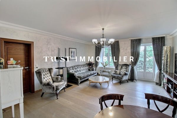 4002.EG Appartement moderne au centre de Montreux, vue lac 1