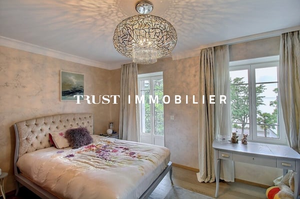 4002.EG Appartement moderne au centre de Montreux, vue lac 7