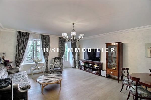 4002.EG Appartement moderne au centre de Montreux, vue lac 3