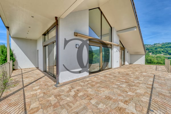 Magnifique villa moderne avec terrasses privatives et jardin 2