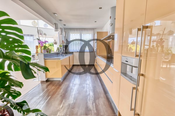 Superbe propriété familiale avec piscine 4