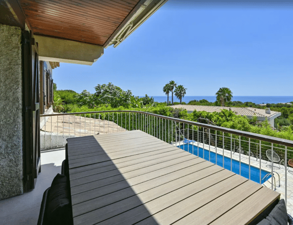 PROCHE BANDOL LOUE VILLA BORD DE MER A LA SEMAINE DOMAINE PRIVE AVEC PISCINE 2