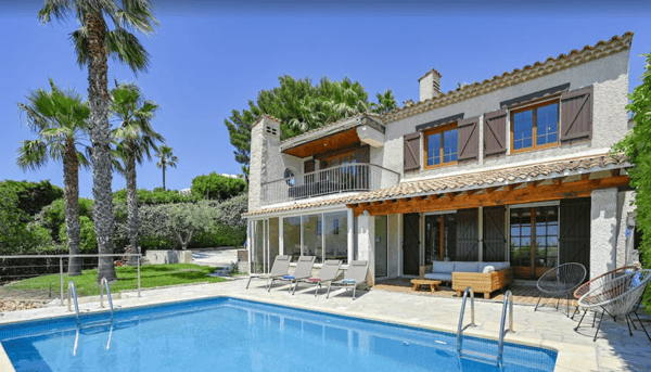 PROCHE BANDOL LOUE VILLA BORD DE MER A LA SEMAINE DOMAINE PRIVE AVEC PISCINE 3
