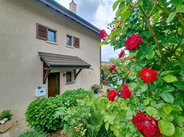 Exclusivité - RENENS, OBJET RARE! Villa mitoyenne non soumise à une PPE de 1.5 p. avec grand jardin. 2